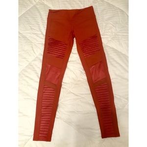 ALO Yoga Leggings High Waisted Moto Size M Orange